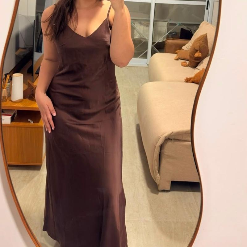 Vestido Vênus – Longo de Cetim Clássico e Sexy